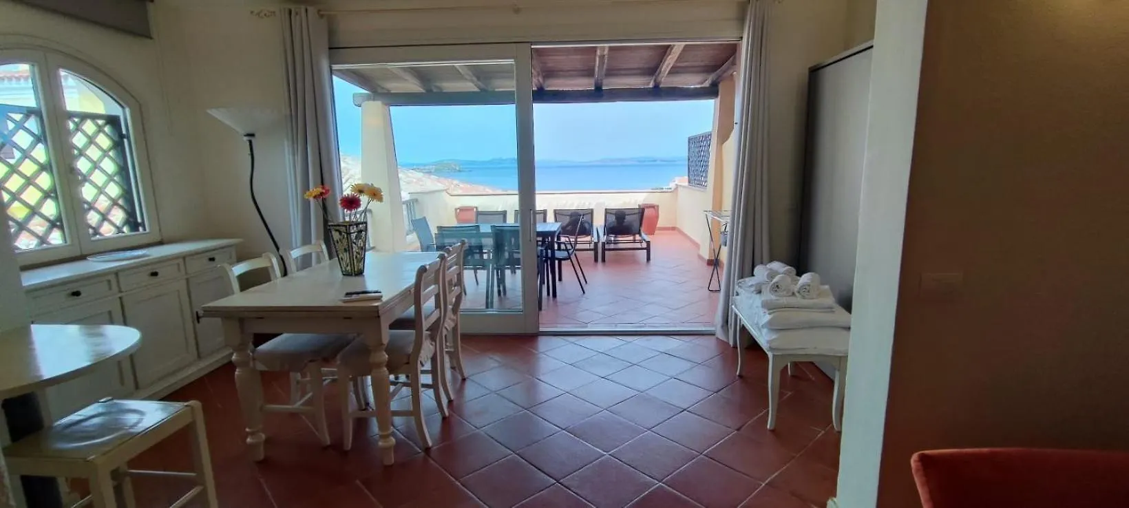 リーシャ・ディ・ヴァッカLa Terrazza Sul Mareアパートメント